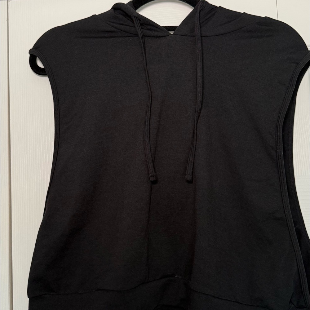HALARA Black Sleeveless Hoodie